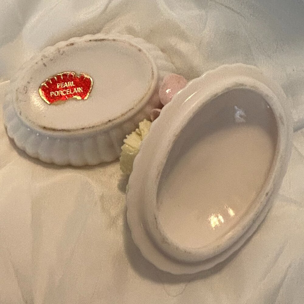 Porcelain Floral Ring Box - Picture 2 of 6